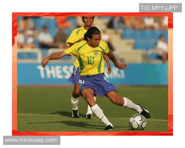 身高155厘米的足球明星如何在绿茵场上创造传奇与辉煌