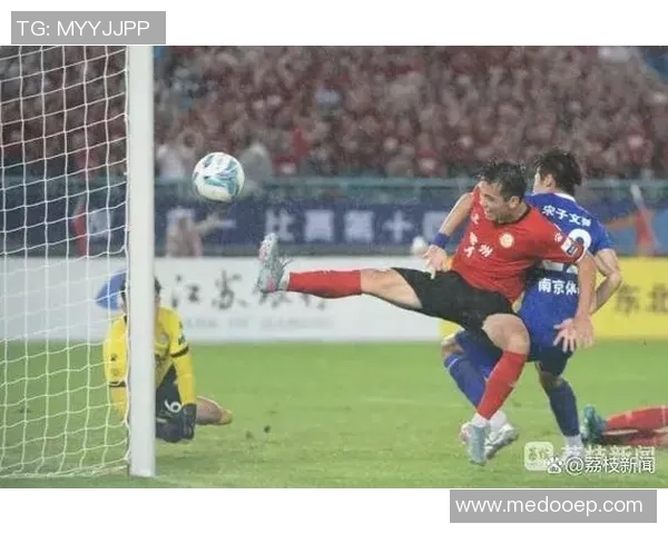 南京足球队总决赛特别报道：见证他们从默默无闻到辉煌崛起的成长历程