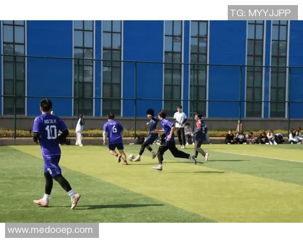 成都足球队团队协作能力显著提升创新高引发广泛关注与赞誉 成都足球队团队协作能力显著提升创新高引发广泛关注与赞誉